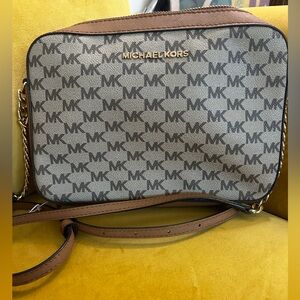 Michael Kors Large Crossbody leather Jet Set bag Vanilla with gold Chain strap